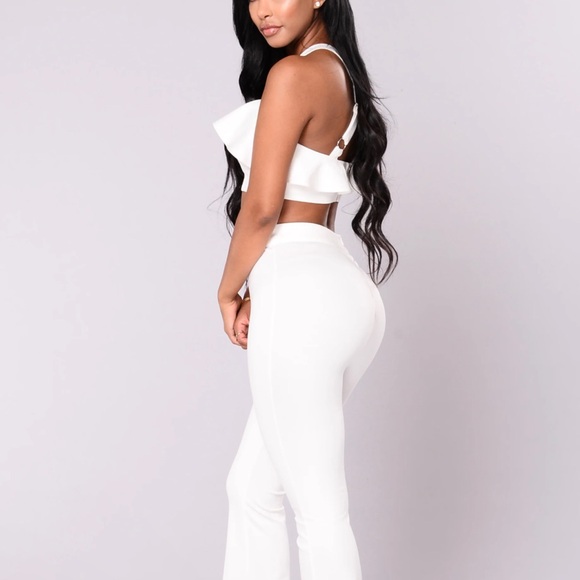 Popping Champagne Ruffle Set - White - Picture 3 of 4